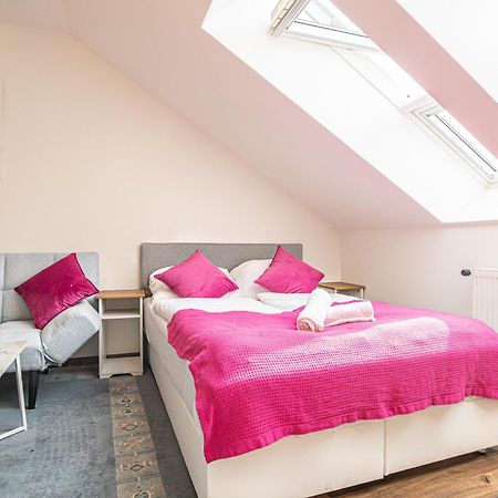 Airy Attic Apt.: Stylish Studio At Penzing Area فيينا المظهر الخارجي الصورة