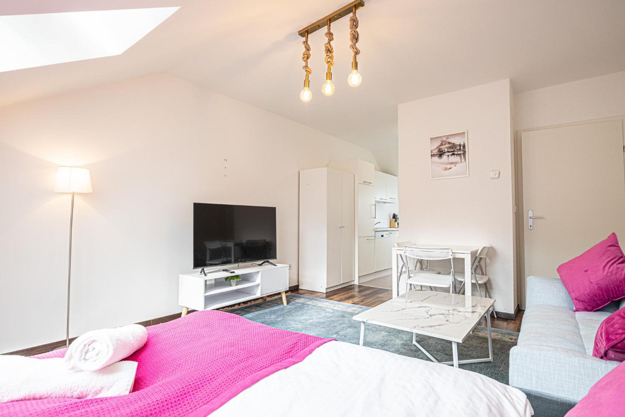 Airy Attic Apt.: Stylish Studio At Penzing Area فيينا المظهر الخارجي الصورة