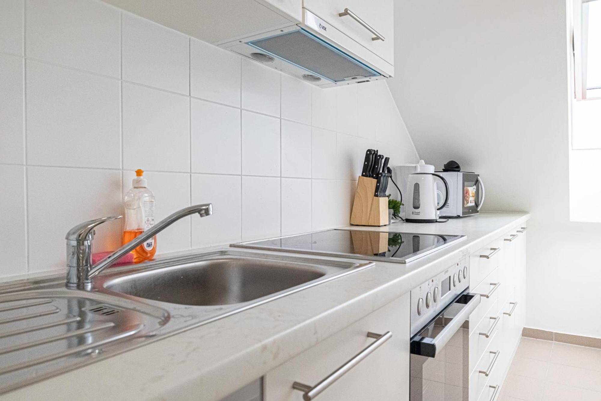 Airy Attic Apt.: Stylish Studio At Penzing Area فيينا المظهر الخارجي الصورة
