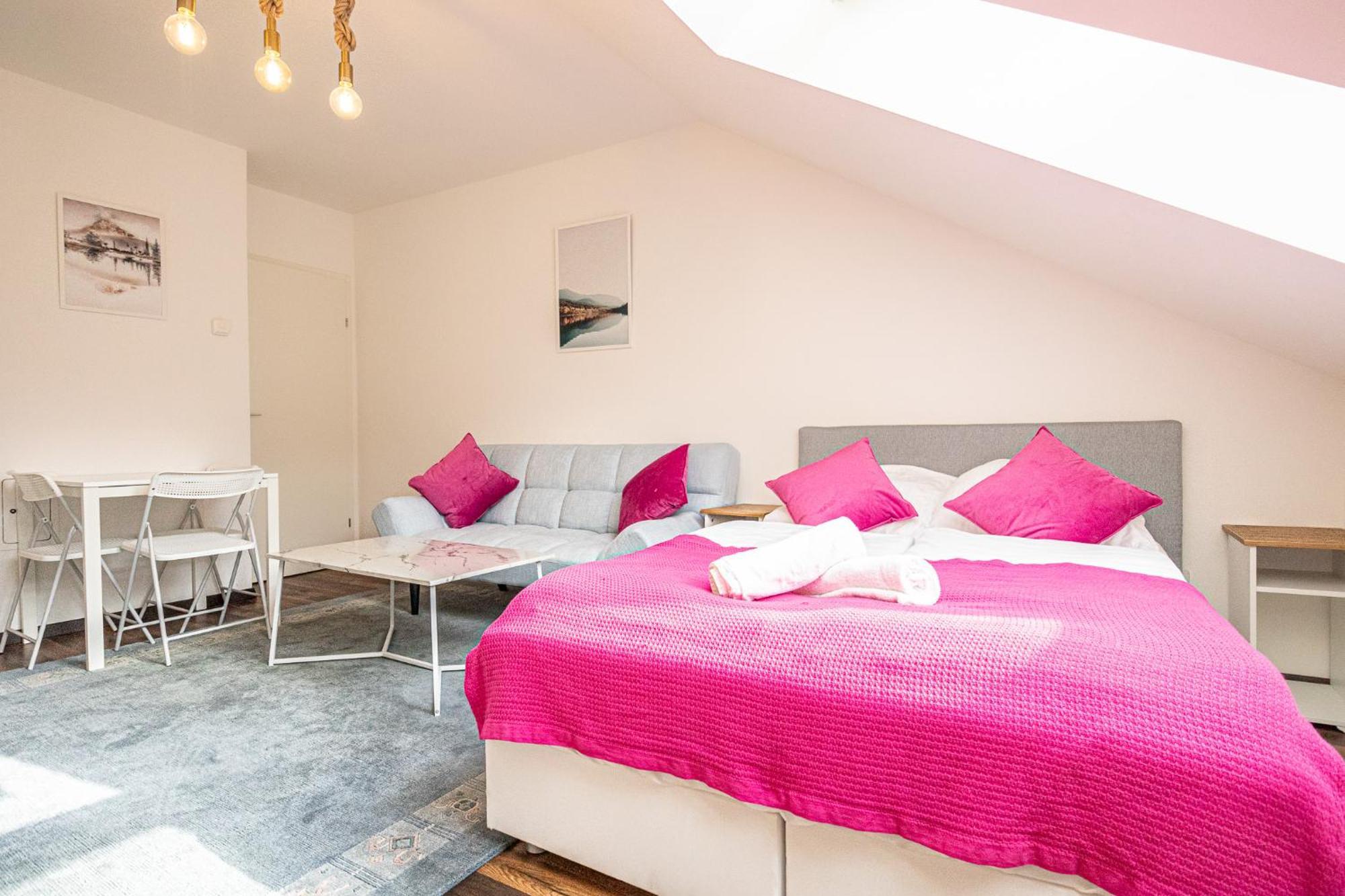 Airy Attic Apt.: Stylish Studio At Penzing Area فيينا المظهر الخارجي الصورة